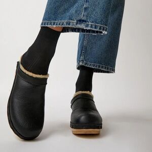 No. 6 Black Leather Mules with Tan Base